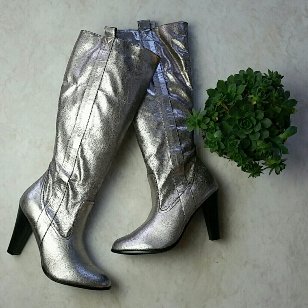 NWT Newport News Tall Silver Heeled Boots … - Picture 3 of 6